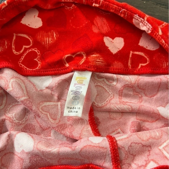 Lularoe TC leggings red hearts design - Picture 5 of 6